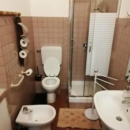 Invrea Con Posto Macchina Hébergement de vacances
