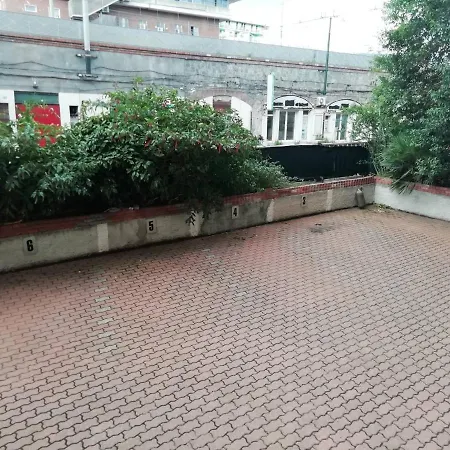 Invrea Con Posto Macchina 度假居 *