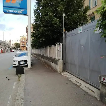 Invrea Con Posto Macchina Дом отдыха Генуя