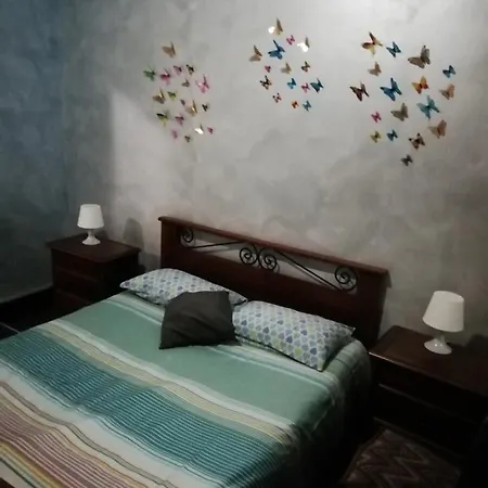 Invrea Con Posto Macchina Генуя